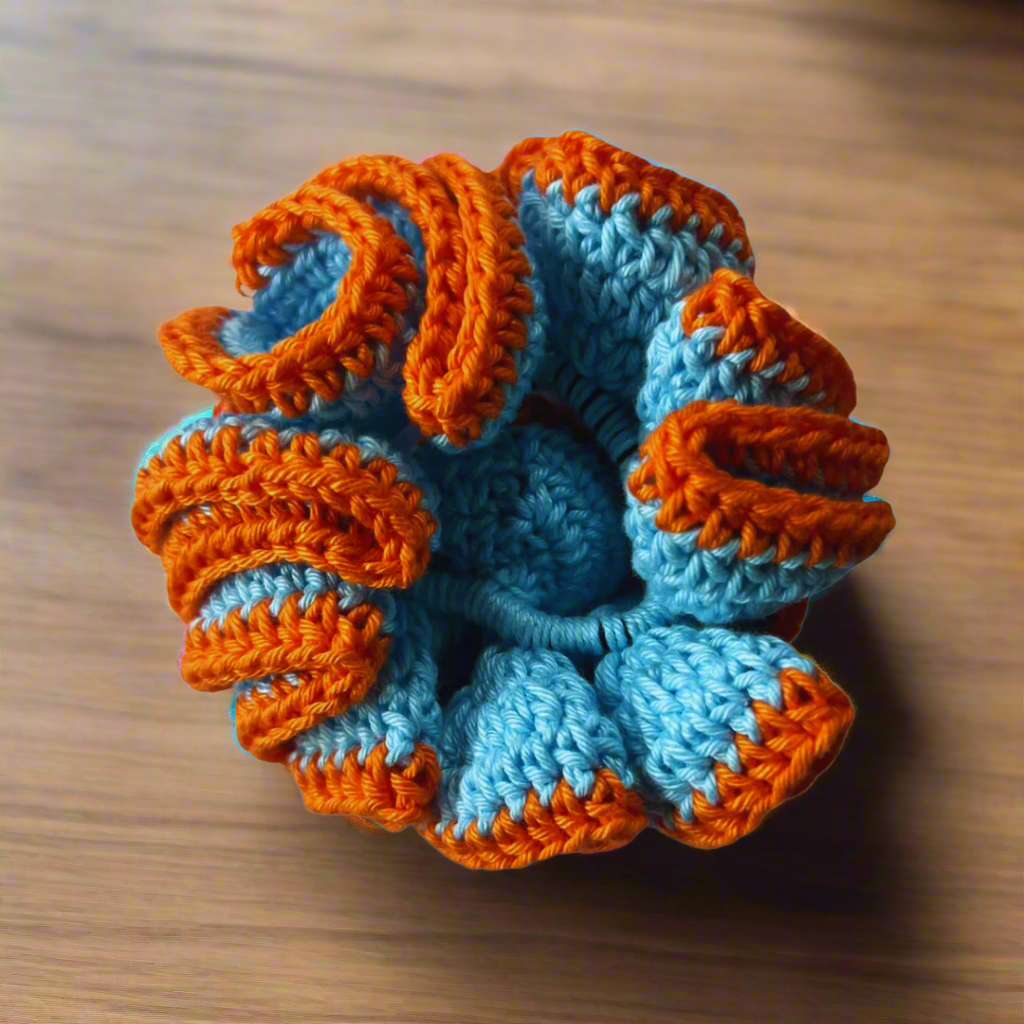 Scrunchie de crochê Azul Claro & Laranja