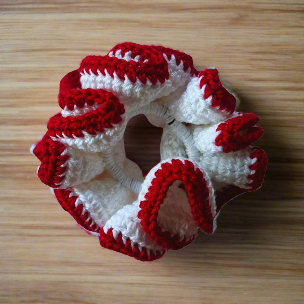 Scrunchie de crochê Branco & Vermelho