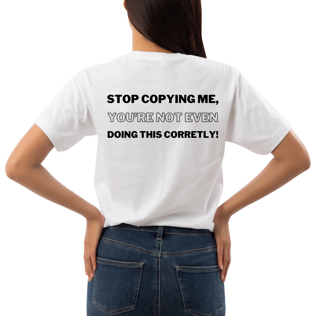 Camiseta Oversized Stop Copying Me