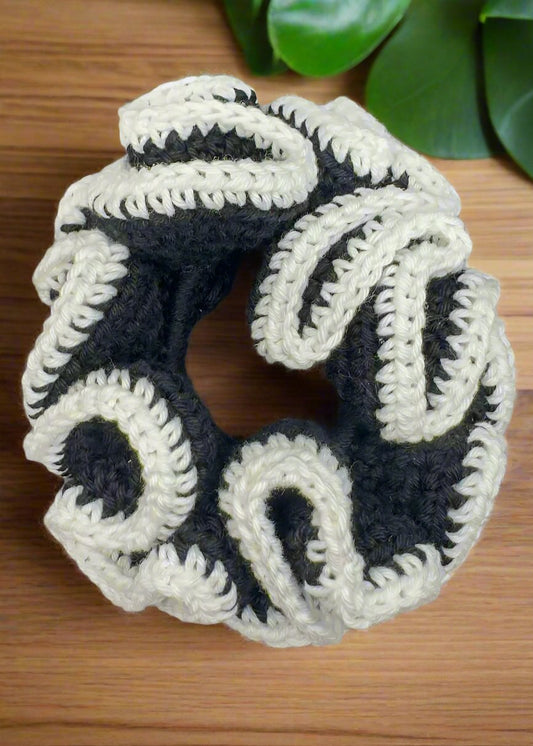 Scrunchie de crochê Preto&Branco