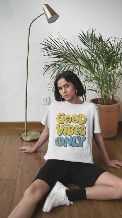 Camiseta Oversized Good Vibes Only